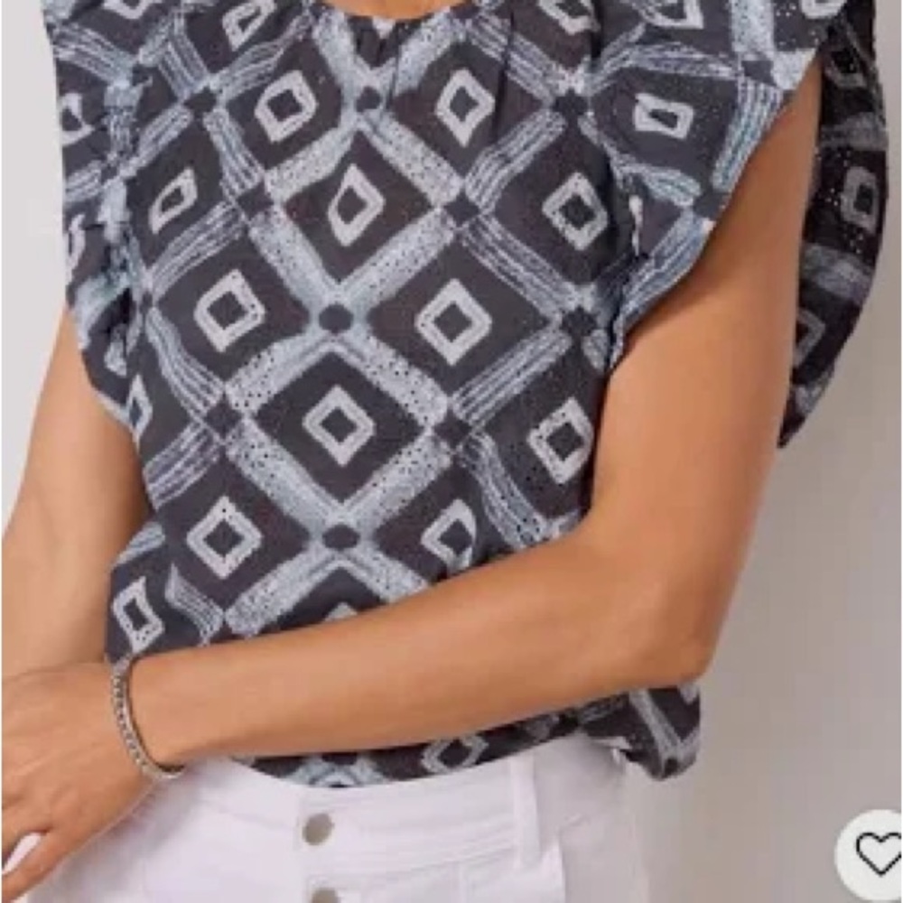 Evereve Blue and White Geometric Blouse